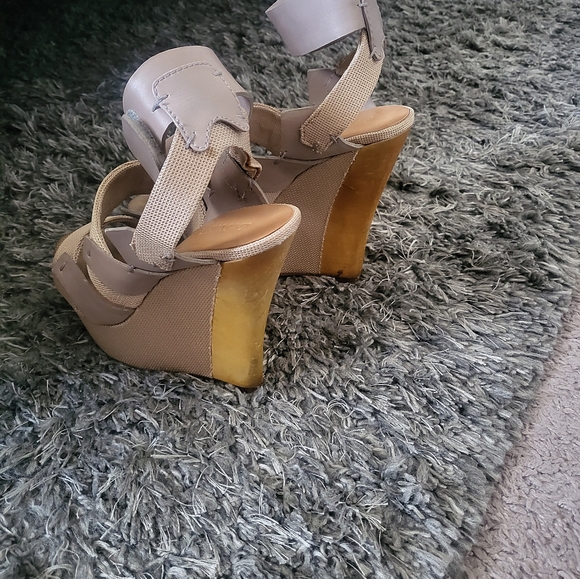 L.A.M.B Kapona Wedges - Picture 2 of 5